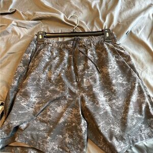 lululemon athletica Gray Patterned Men Shorts